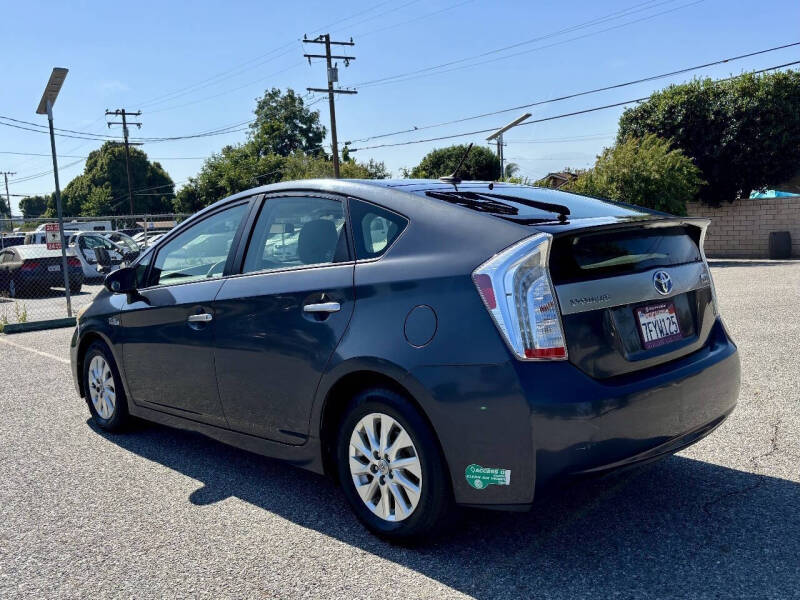 2014 Toyota Prius Plug-in Hybrid Advanced