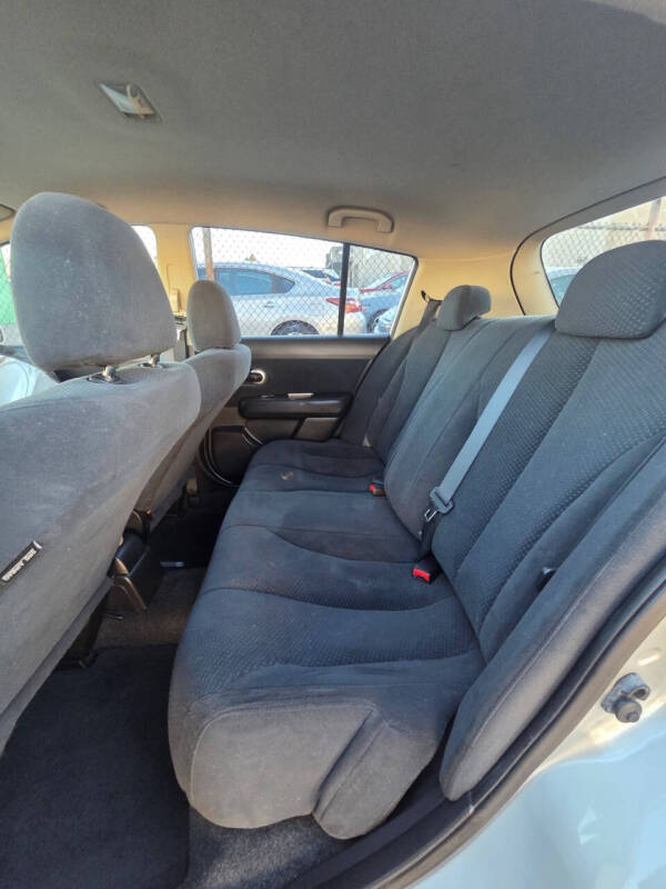 2010 Nissan Versa 1.8 S