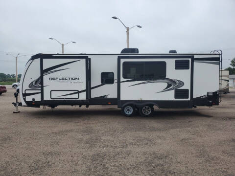 Grand Design RV Reflection Image