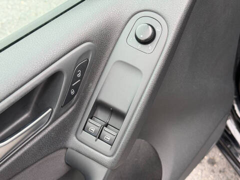 2013 Volkswagen Golf 2.5L PZEV