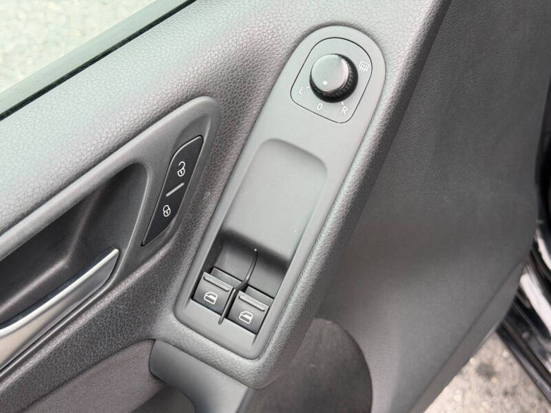 2013 Volkswagen Golf 2.5L PZEV