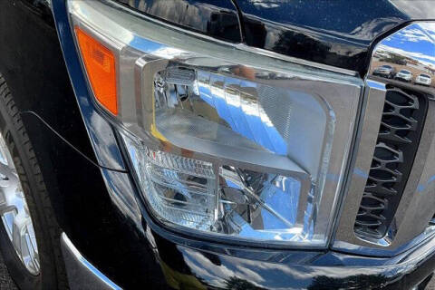 2017 Nissan Titan SV