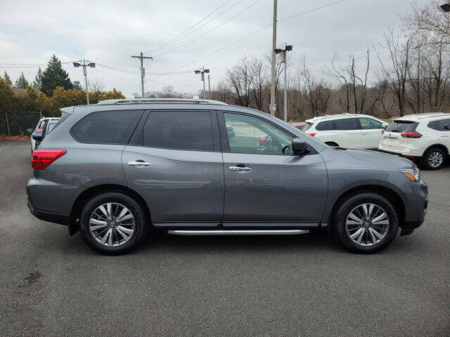 2020 Nissan Pathfinder SV