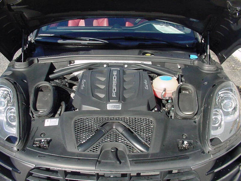 2016 Porsche Macan Turbo