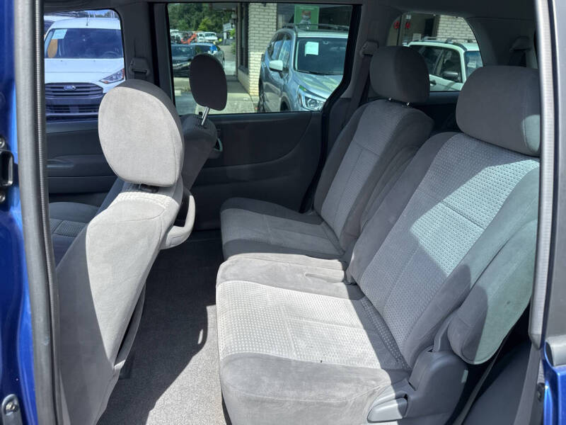 2005 Mazda MPV LX