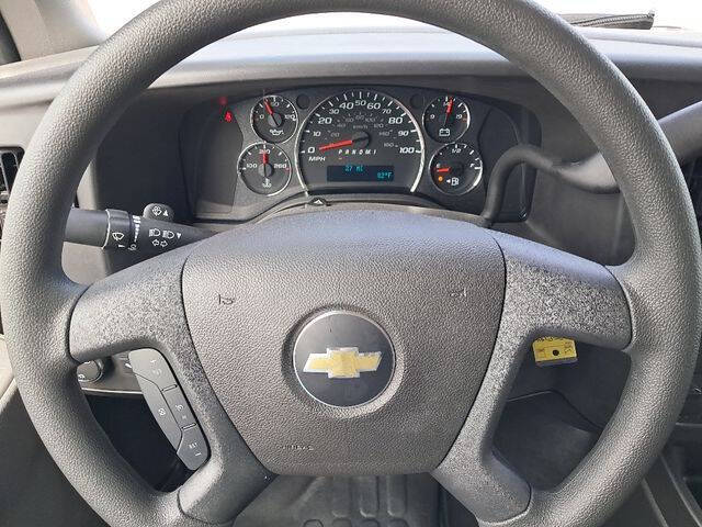 2025 Chevrolet Express 3500