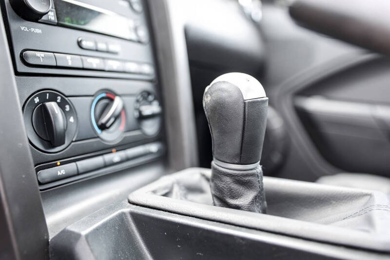 2006 Ford Mustang GT Deluxe