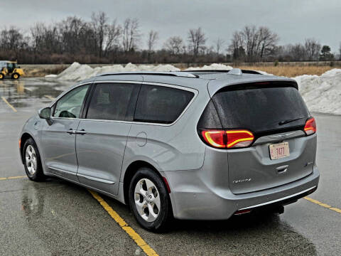 2018 Chrysler Pacifica Hybrid Limited