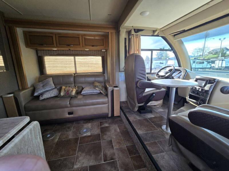 2017 Ford E-Series E-450 SD