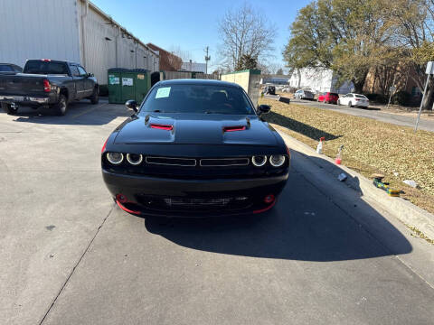 2015 Dodge Challenger SXT Plus