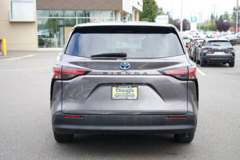 2021 Toyota Sienna LE 8-Passenger