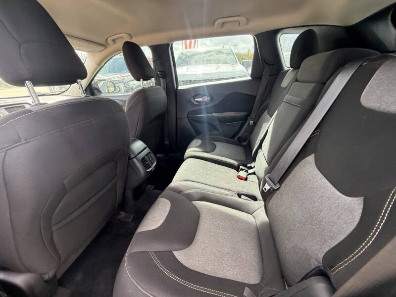 2016 Jeep Cherokee Sport Altitude