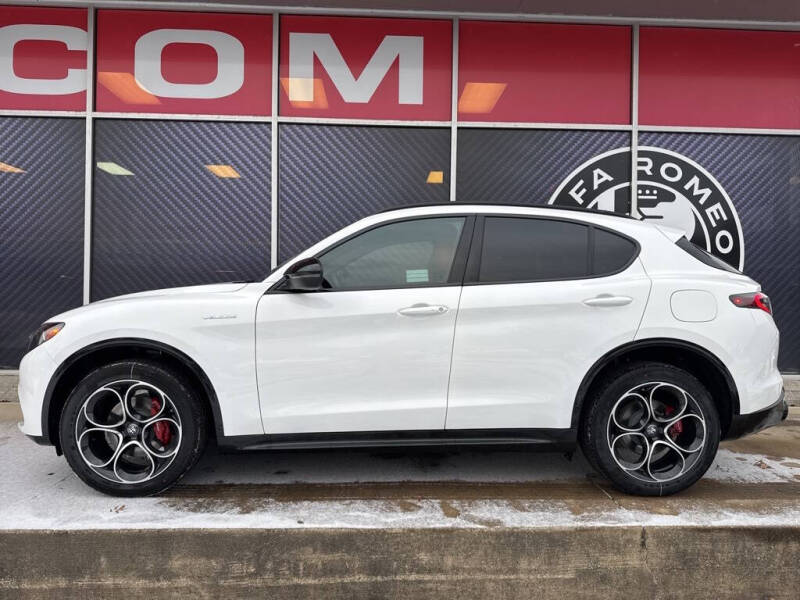 2025 Alfa Romeo Stelvio