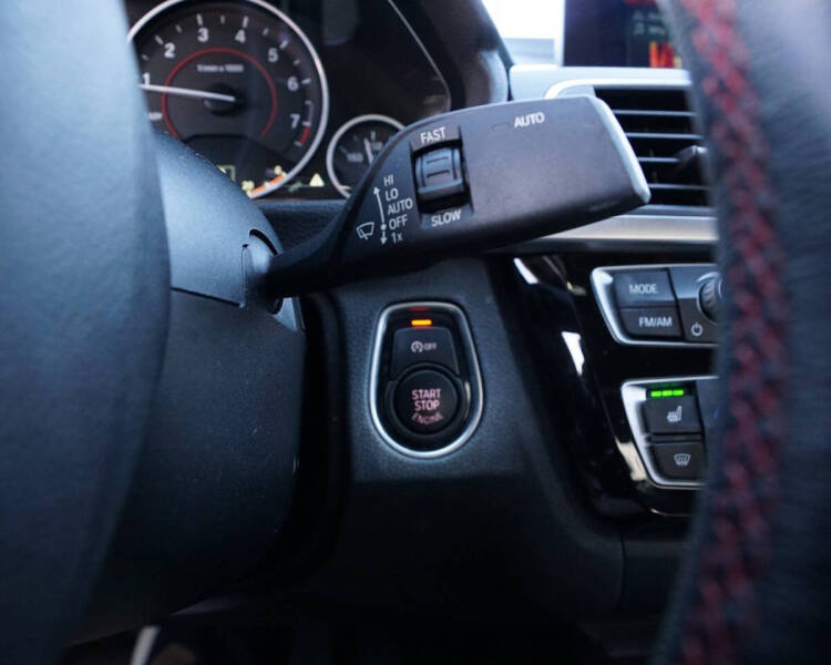 2018 BMW 3 Series 330i xDrive