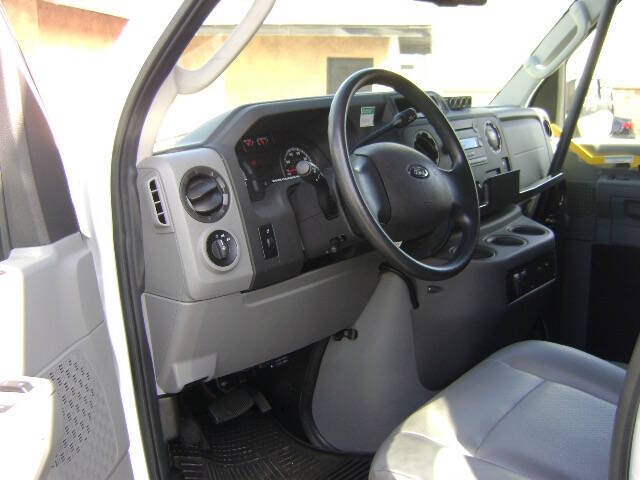 2013 Ford E-Series E-350 SD