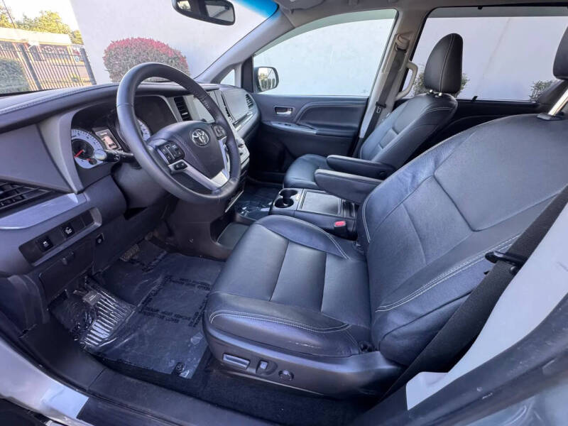 2017 Toyota Sienna