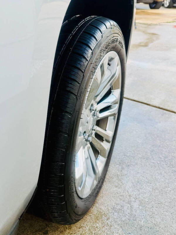 2017 Cadillac Escalade Standard