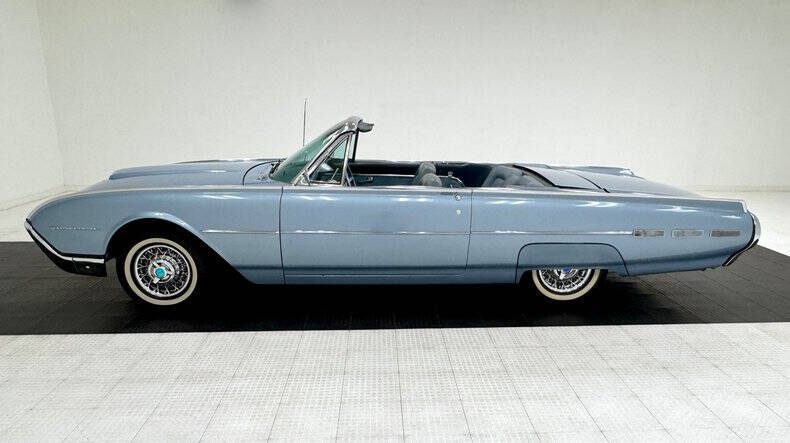 1962 Ford Thunderbird