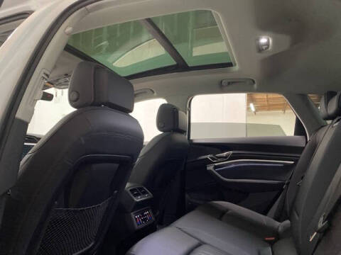 2024 Audi Q8 e-tron quattro Premium Plus