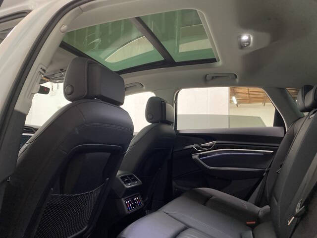 2024 Audi Q8 e-tron quattro Premium Plus