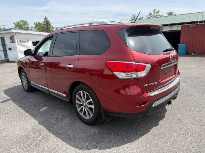2016 Nissan Pathfinder SV