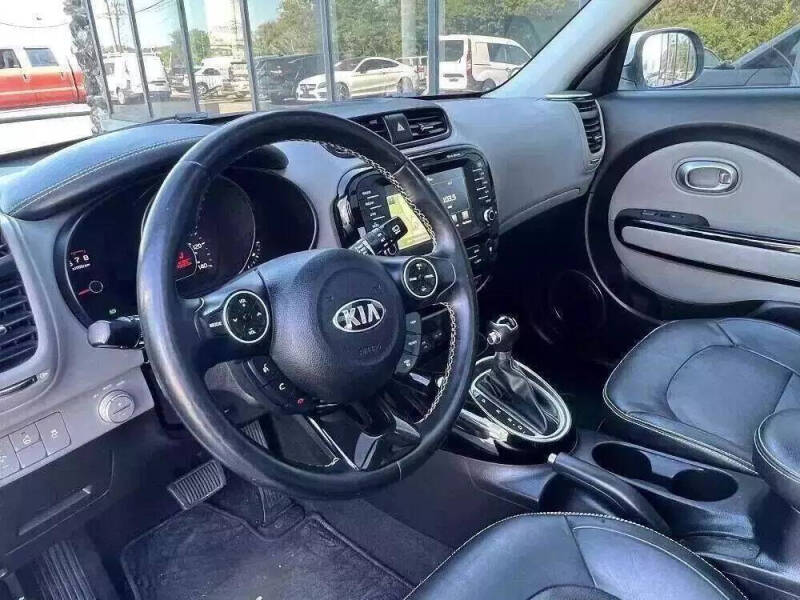 2016 Kia Soul +