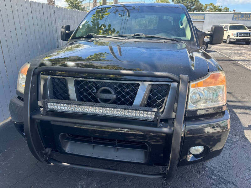 2012 Nissan Titan SV