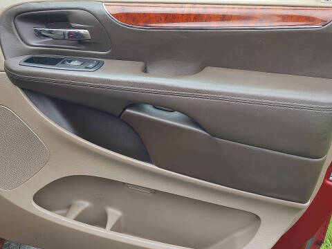 2012 Chrysler Town and Country Touring