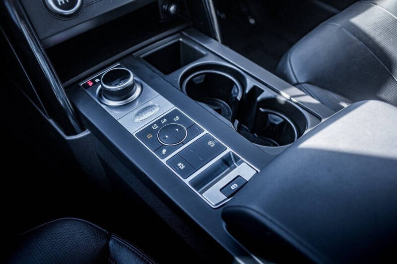 2020 Land Rover Discovery SE