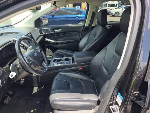 2022 Ford Edge Titanium