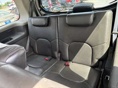 2011 Nissan Pathfinder LE