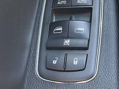 2019 Chrysler 300 S