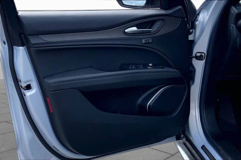 2023 Alfa Romeo Stelvio Ti