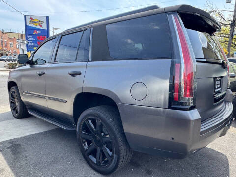 2017 Cadillac Escalade Luxury
