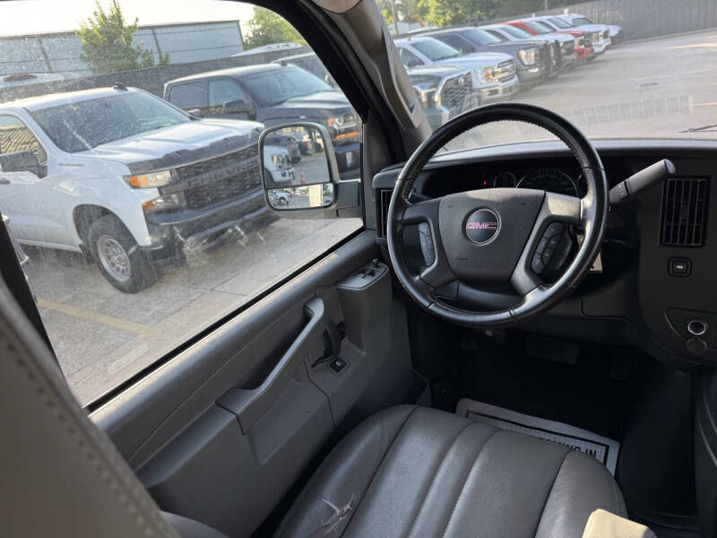 2022 GMC Savana 2500