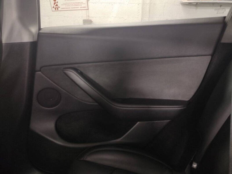 2025 Tesla Model Y Performance