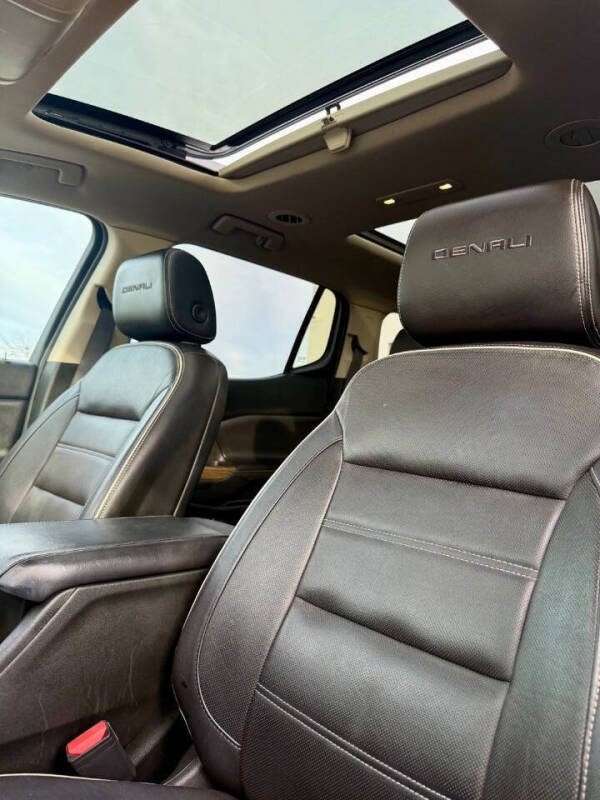 2017 GMC Acadia Denali