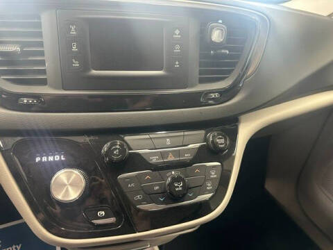 2017 Chrysler Pacifica LX