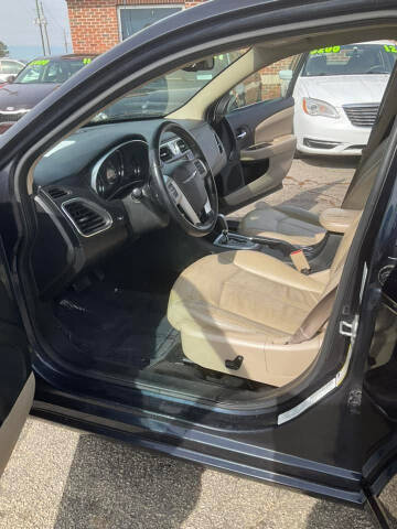 2011 Chrysler 200 Limited