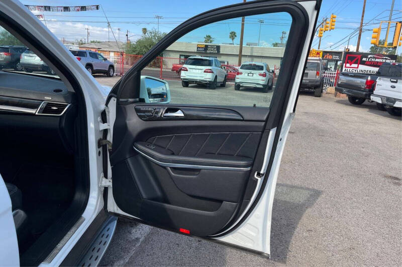 2016 Mercedes-Benz GL-Class GL 550 4MATIC