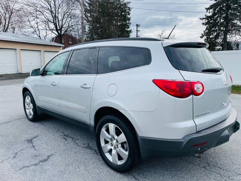 2009 Chevrolet Traverse LTZ photo 6