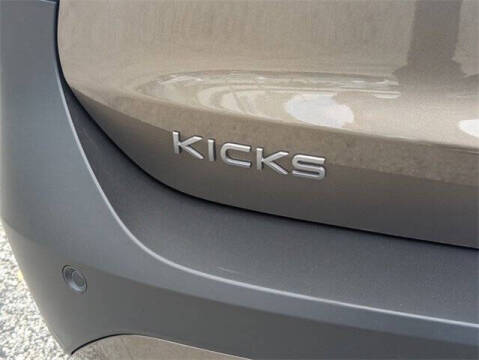 2025 Nissan Kicks SV