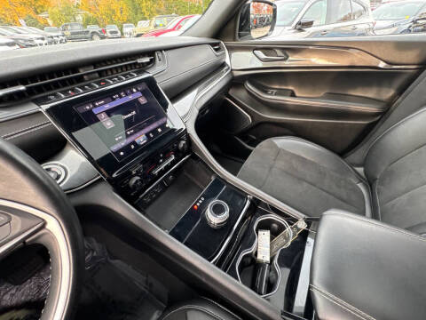 2022 Jeep Grand Cherokee L Altitude