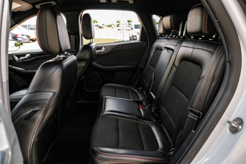 2025 Ford Escape ST-Line Select