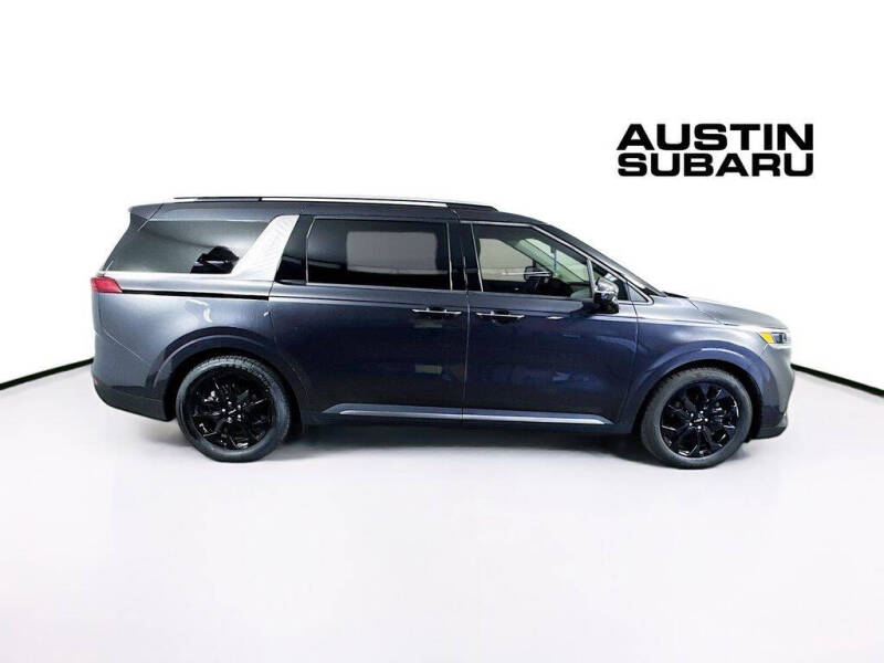 2023 Kia Carnival SX