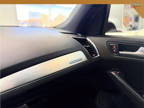 2012 Audi Q5 3.2 quattro Premium Plus