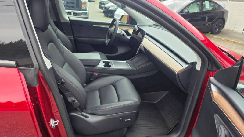 2024 Tesla Model Y Long Range
