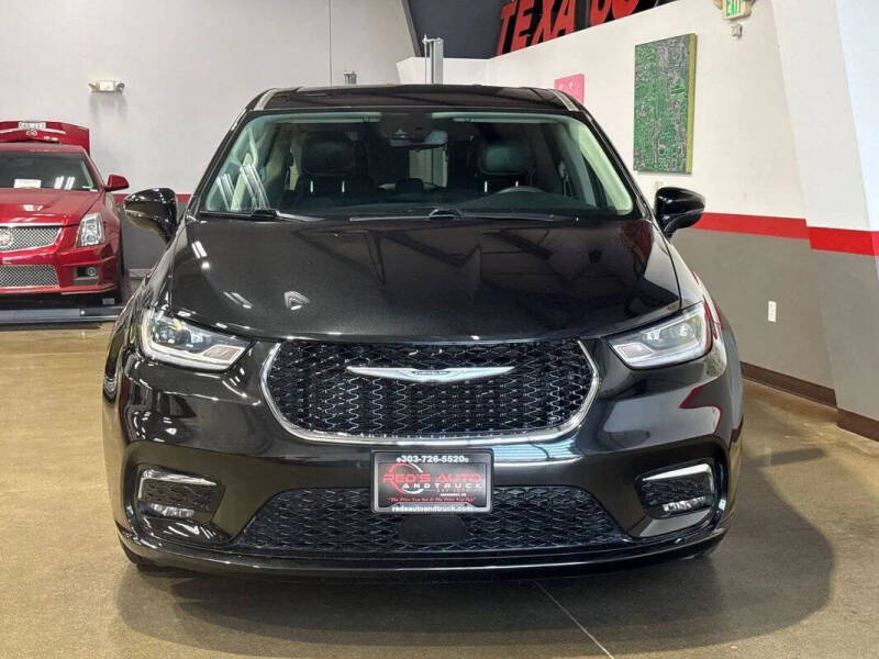 2024 Chrysler Pacifica Plug-In Hybrid Select