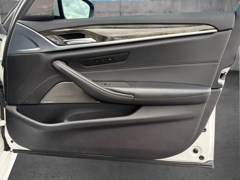 2019 BMW 5 Series 540i