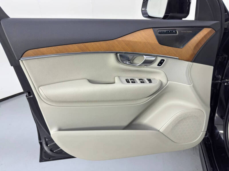 2021 Volvo XC90 Recharge T8 Inscription Expression 7P